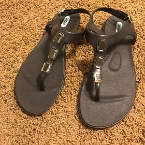 Oka sandals